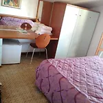 Michela Ξενοδοχείο Marina di Massa