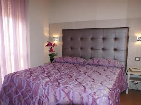 Michela Otel 3*