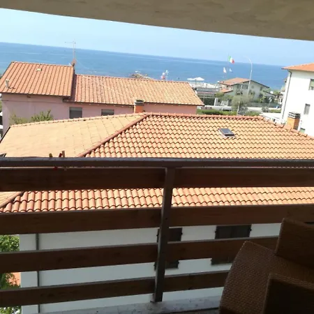 Michela 3* Marina di Massa