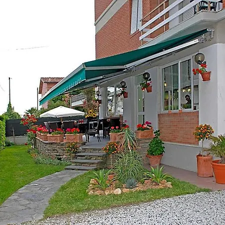Michela 3*