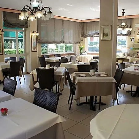 Hotel Michela 3*