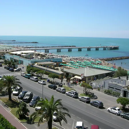Michela 3* Marina di Massa